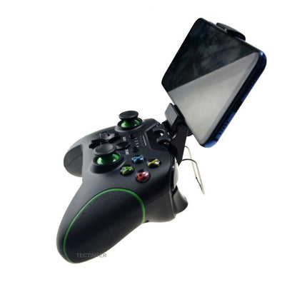 Black 2.4GHz Wireless Multi-Device Gamepad – product view 3